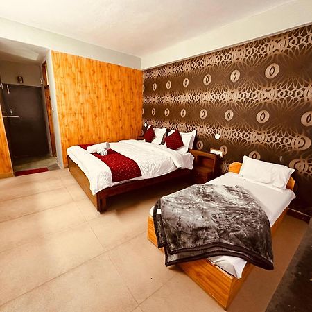 Hotel D Kanchan Manali エクステリア 写真