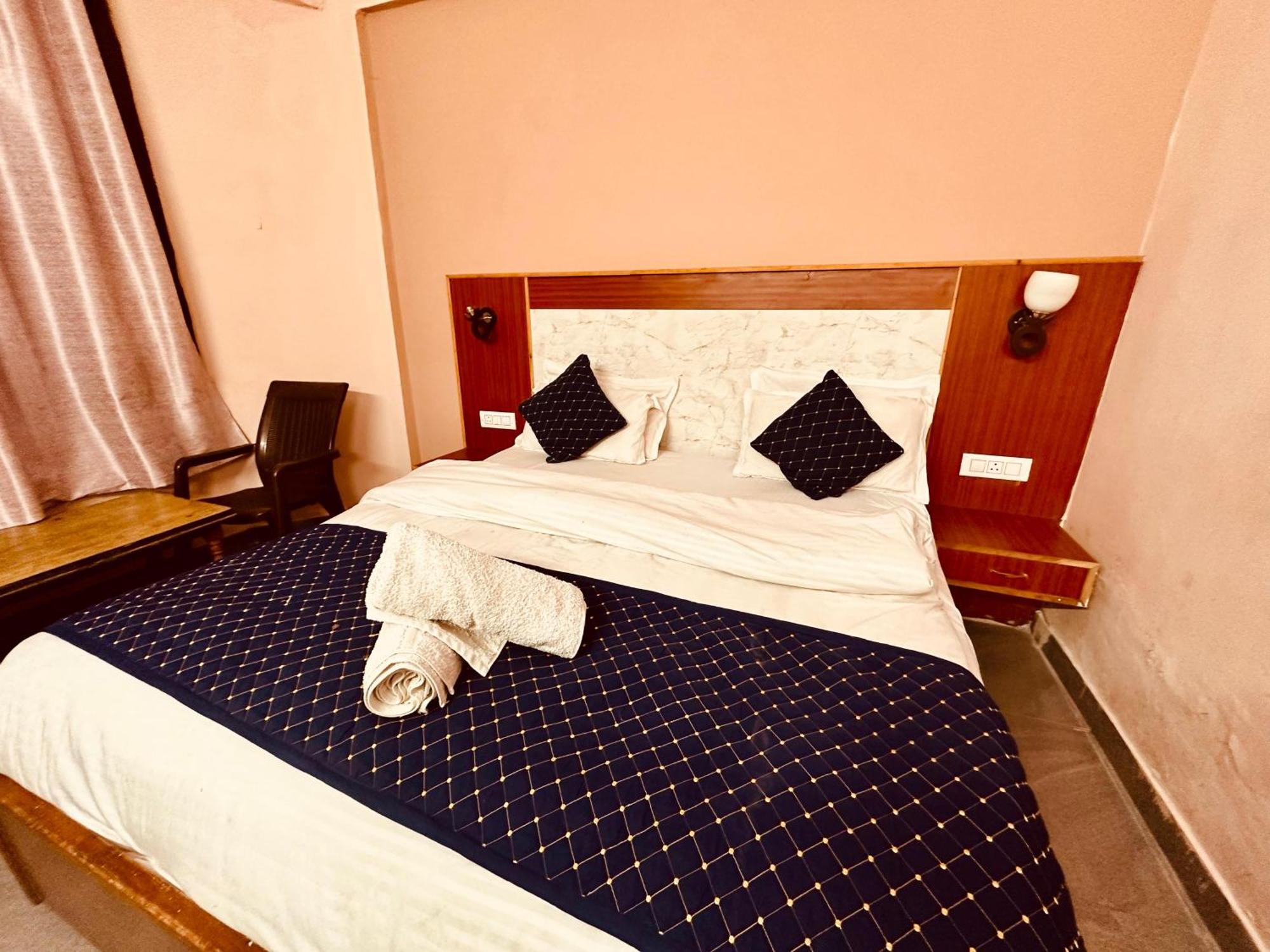 Hotel D Kanchan Manali エクステリア 写真