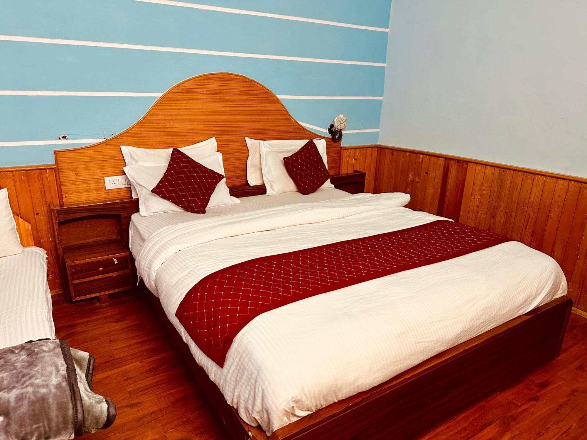 Hotel D Kanchan Manali エクステリア 写真