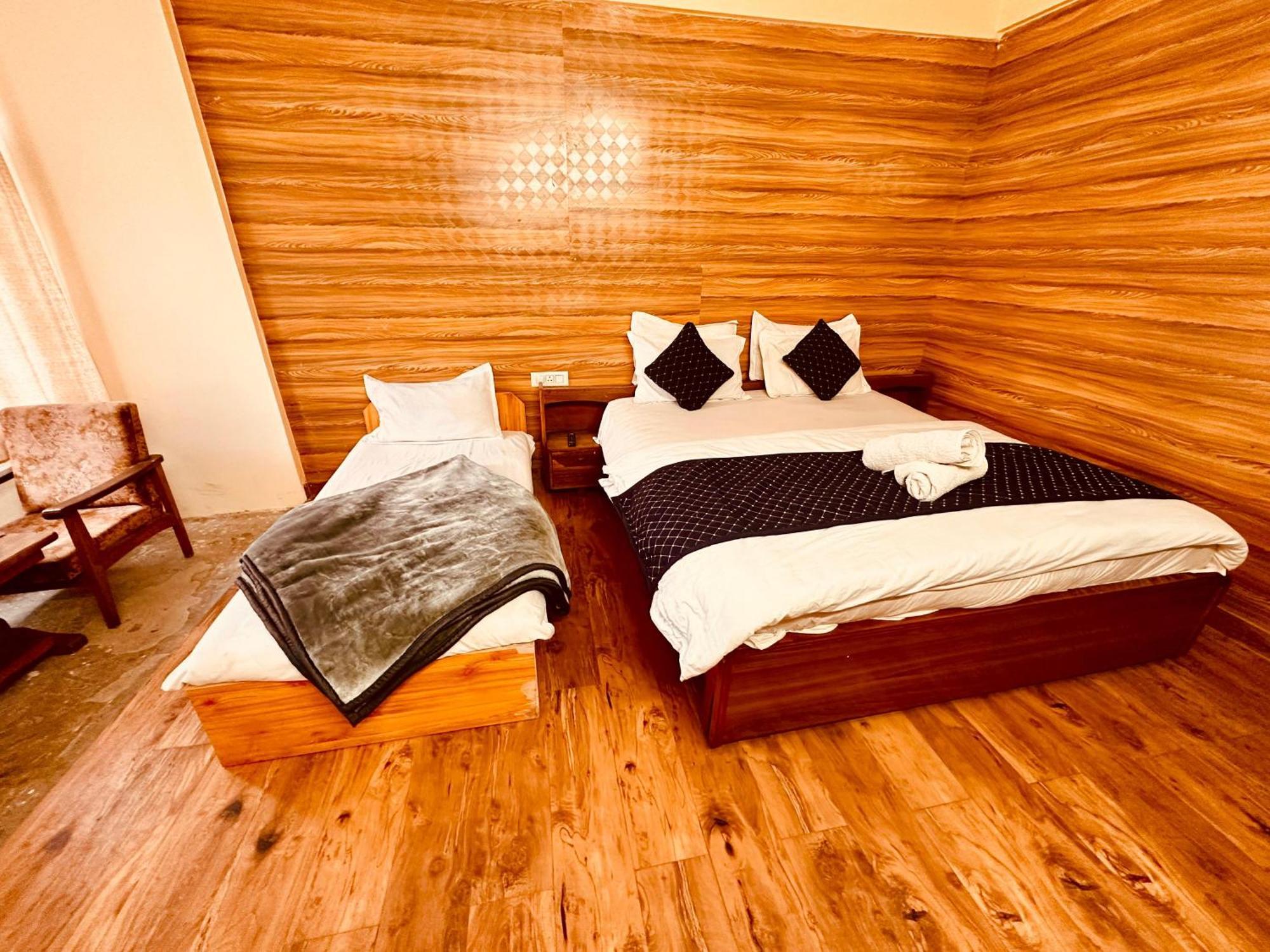 Hotel D Kanchan Manali エクステリア 写真