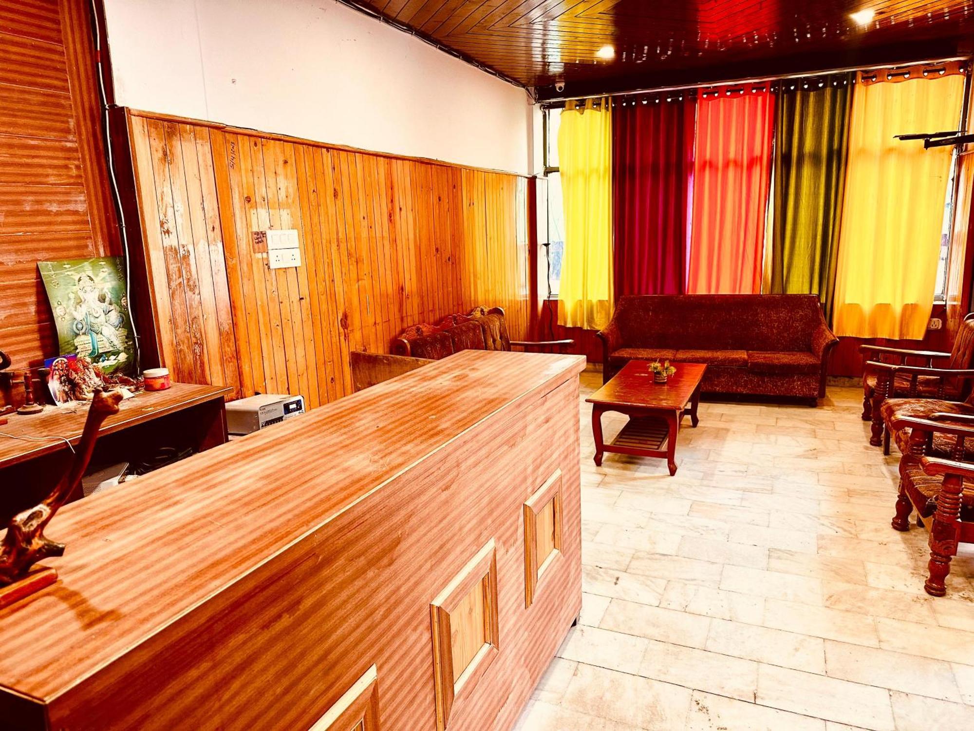 Hotel D Kanchan Manali エクステリア 写真
