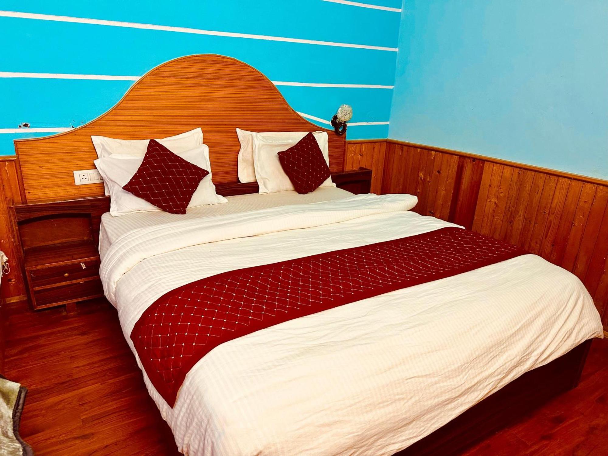 Hotel D Kanchan Manali エクステリア 写真